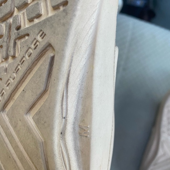 Telic Find Your Purpose Tan Rubber with Stone Sandals Size Medium - Picture 15 of 16